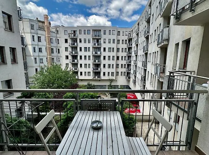With Balcony Lejlighed *