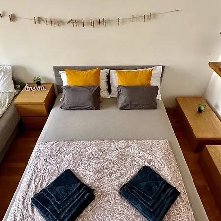 With Balcony شقة *