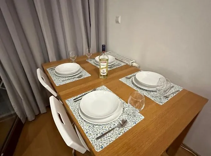 With Balcony דירה *